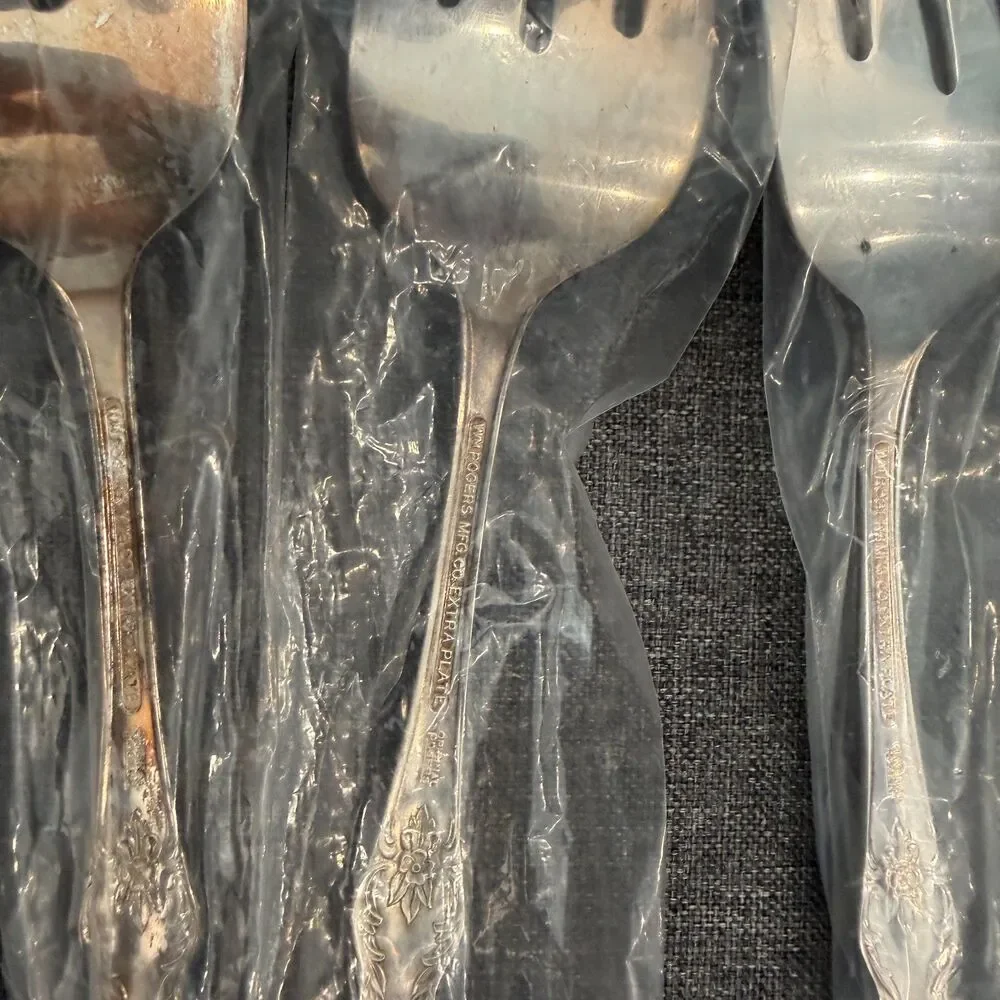 Vintage New 3x Wm Rogers Mfg Co. Extra Plate Original Valley Rose 9 Serving Fork